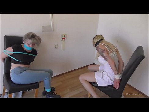 ❤️ Függő / Megkötözve és betömve / Szűzlány a bajban ☑ Pornó videó at hu.xxxbunker.ru